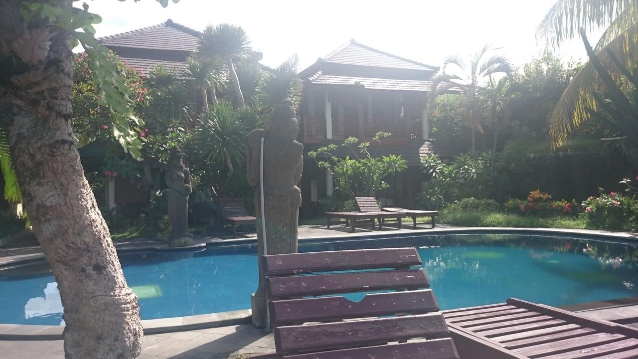 Batu Bolong Cottages Mangsit Kültér fotó
